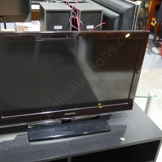 Samsung 32-in TV