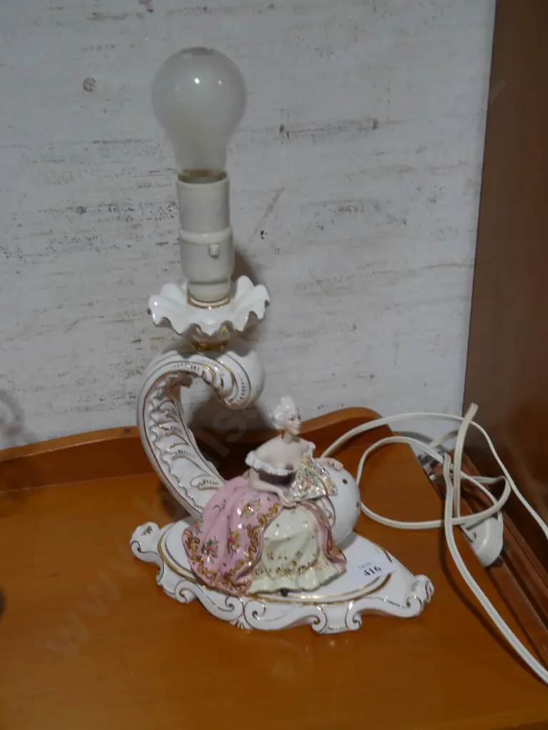 Porcelain figurine table lamp Image 1++