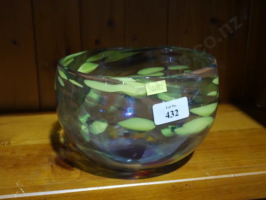 Art glass bowl Image 1++