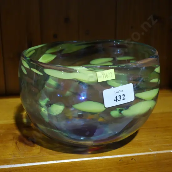 Art glass bowl