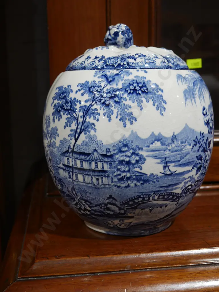 Clarice Cliff blue and white lidded jar Image 1++