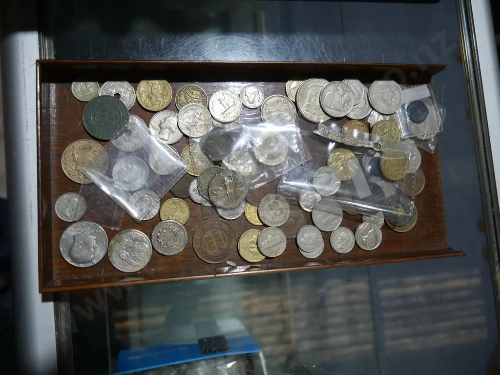 Assorted coins and writing box Image 1++