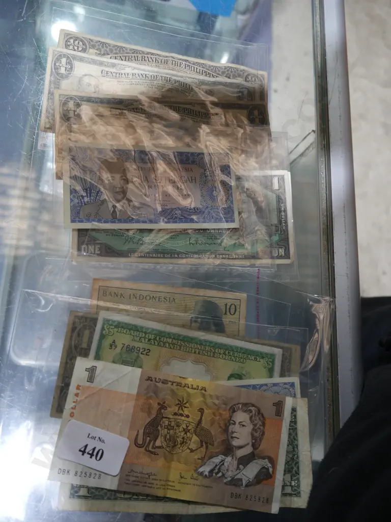 Assorted banknotes Image 1++