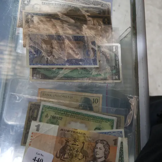 Assorted banknotes
