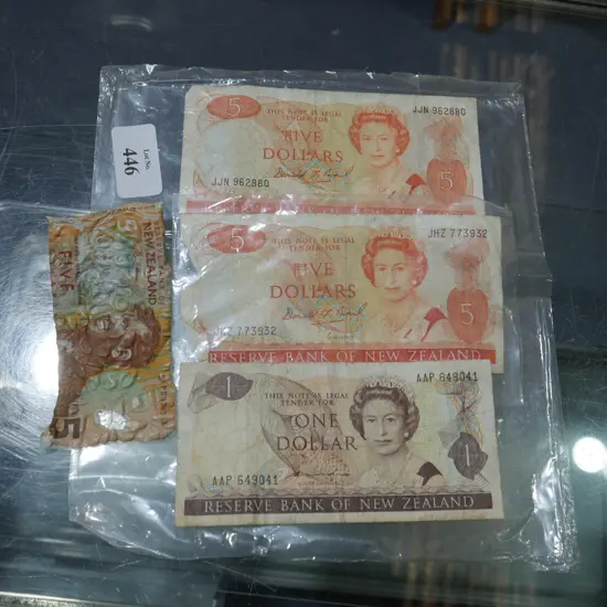 Assorted bank notes