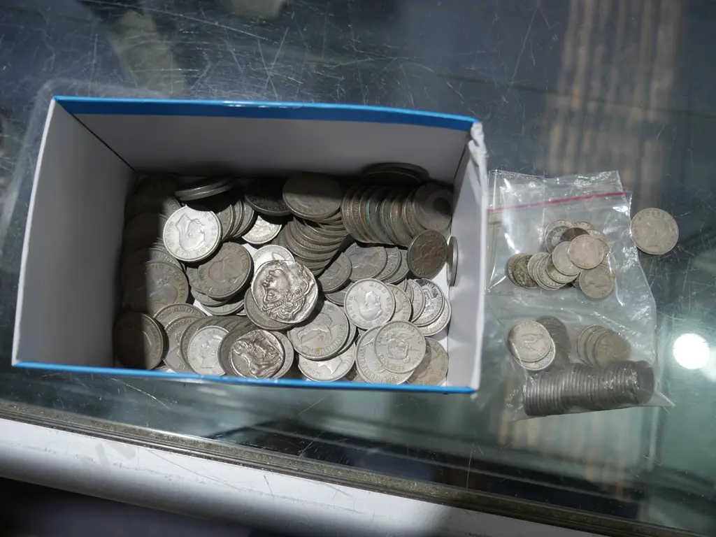 Assorted coins Image 1++