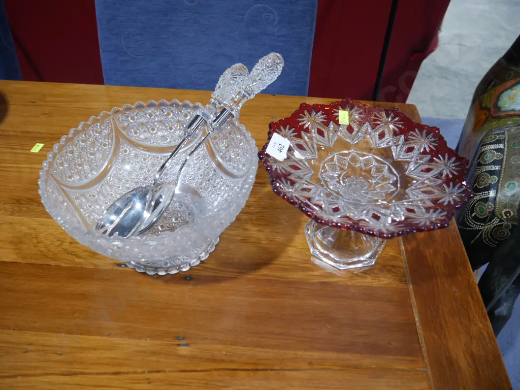 Salad bowl and cake plate Image 1++