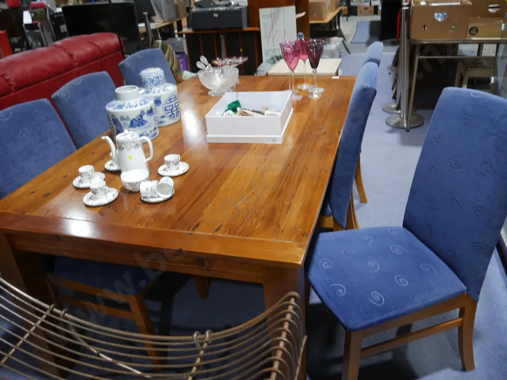 Dining table and six chairs Image 1++