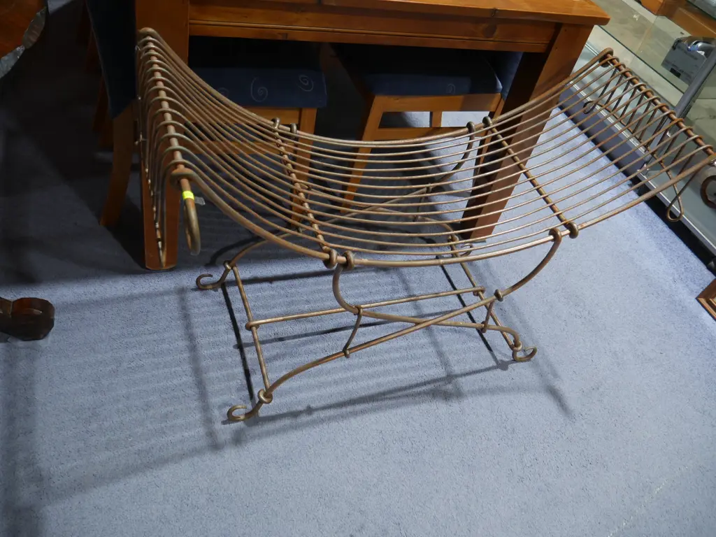 Wrought iron love seat Image 1++
