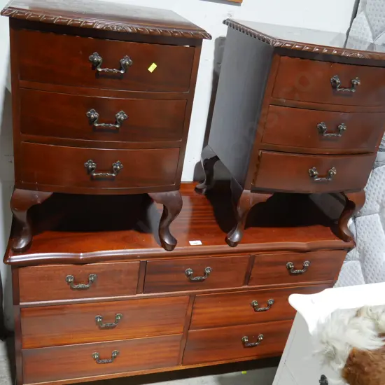 Three piece bedroom suite with fault