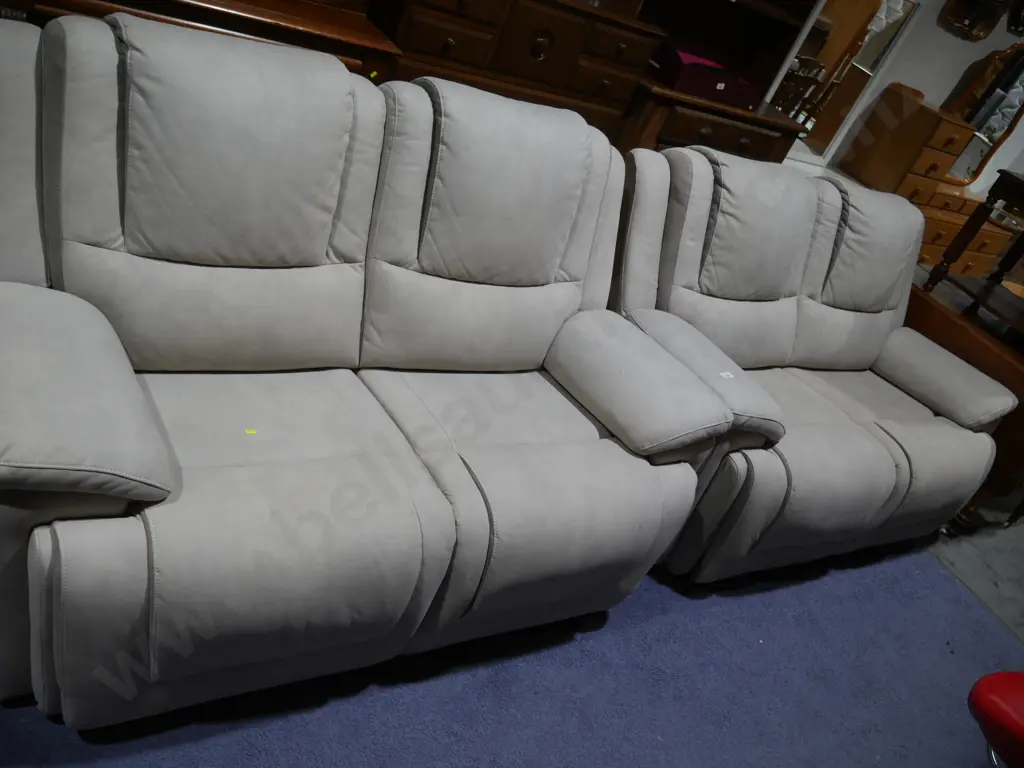 2 X two seater recliner settees Image 1++