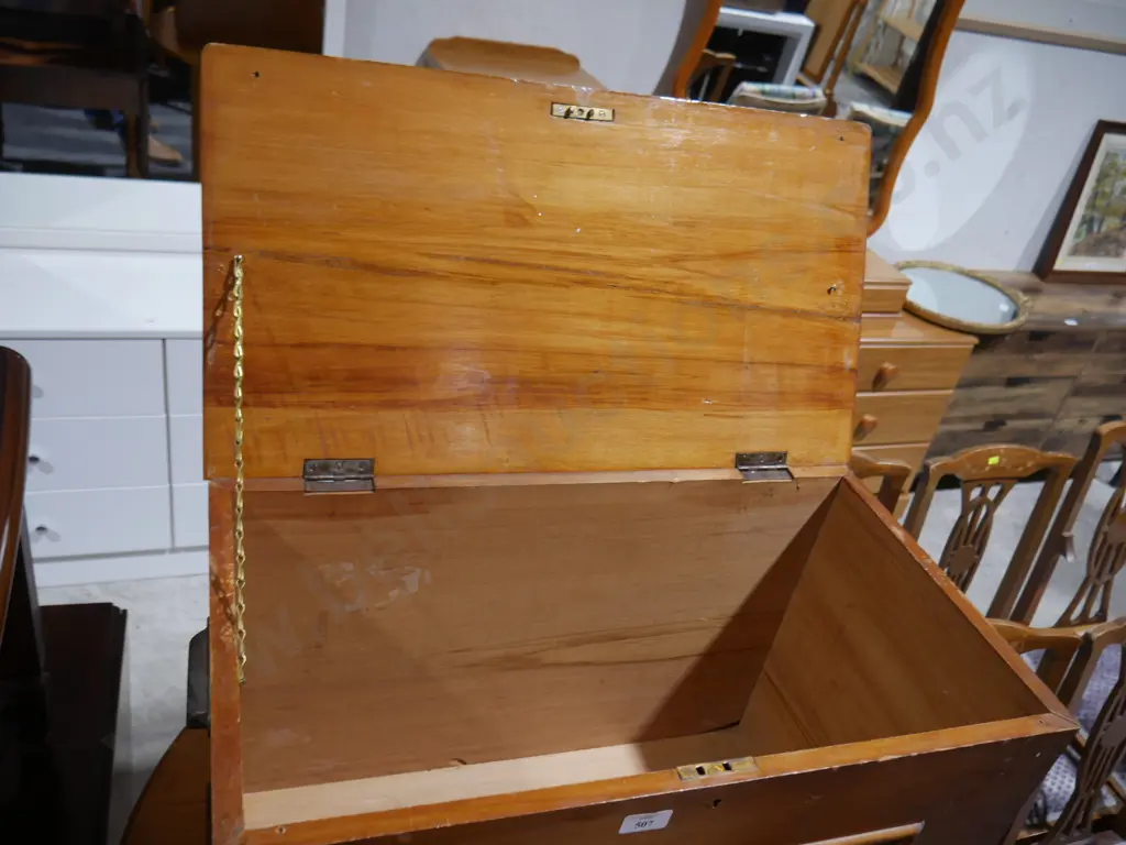 Wooden trunk Image 1++