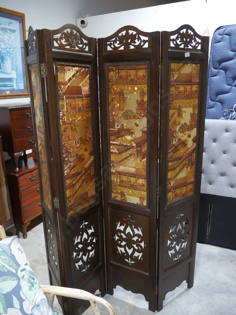 Four fold screen Image 1++