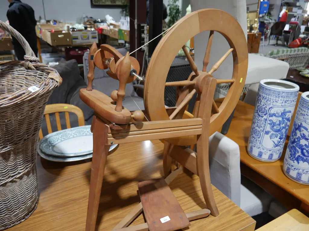 Spinning wheel Image 1++