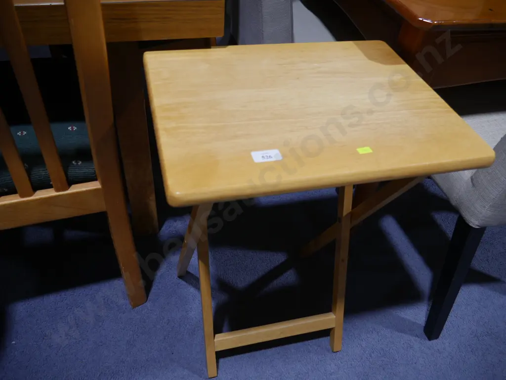 Folding tray table Image 1++