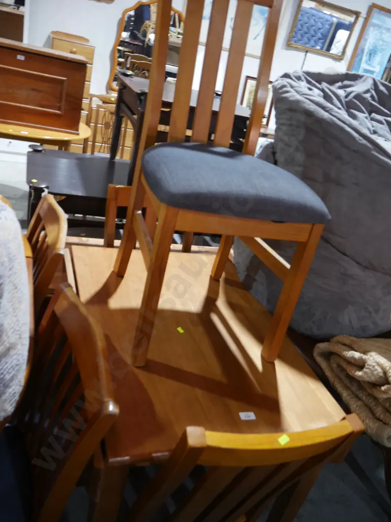 Dropside dining table and 3 chairs Image 1++