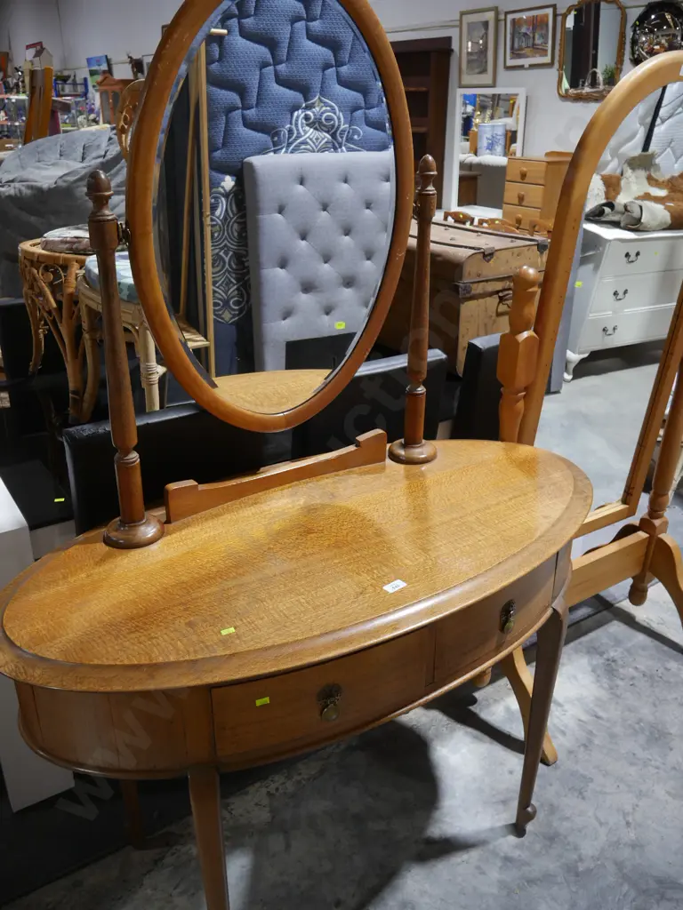 Dressing table Image 1++