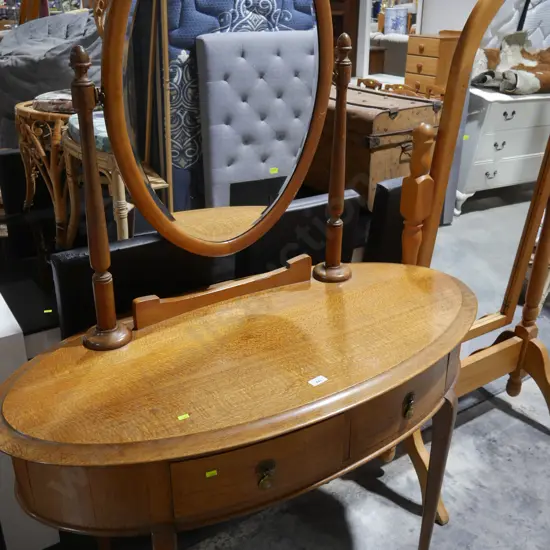Dressing table