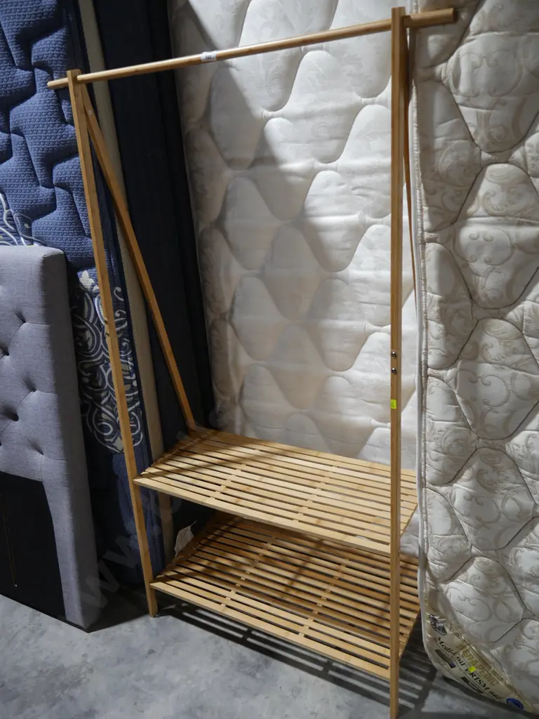 Freestanding wardrobe Image 1++