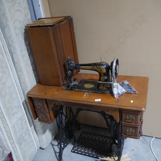 Treadle sewing machine – faulty