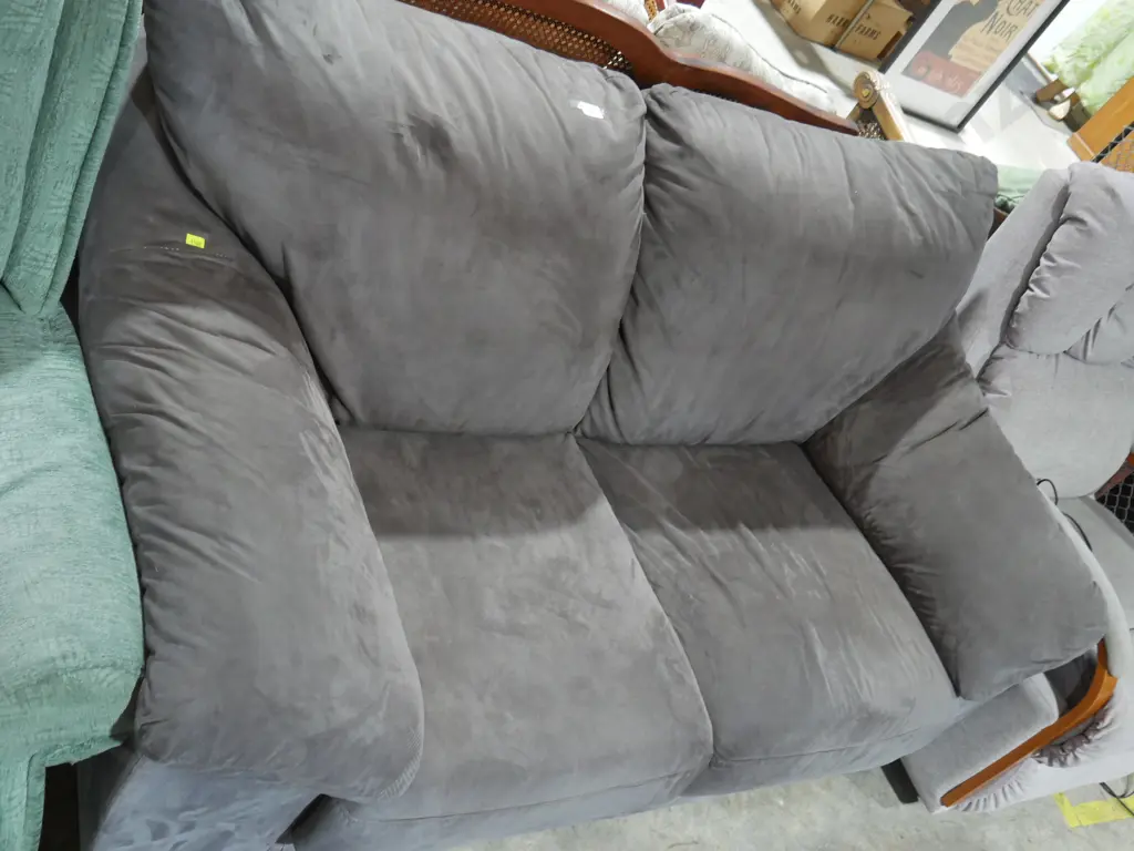 2 seater couch Image 1++