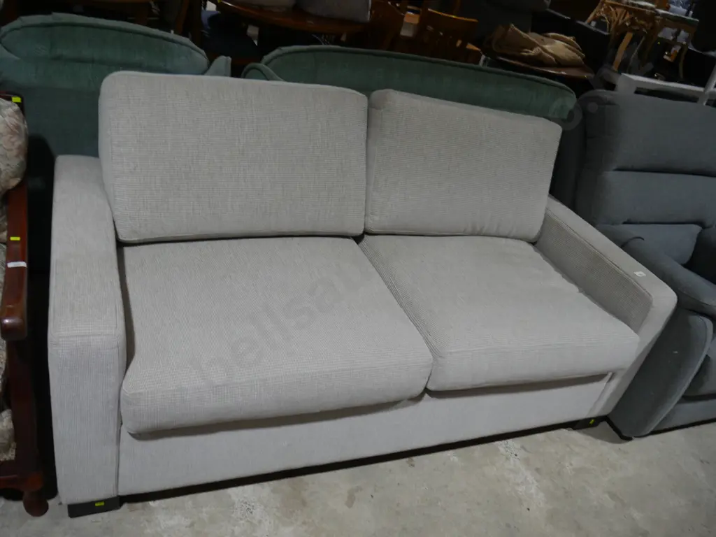 Divan couch Image 1++