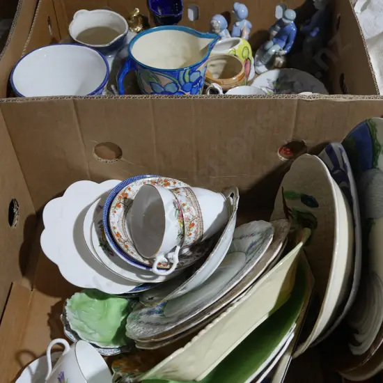 2 boxes China, figurines