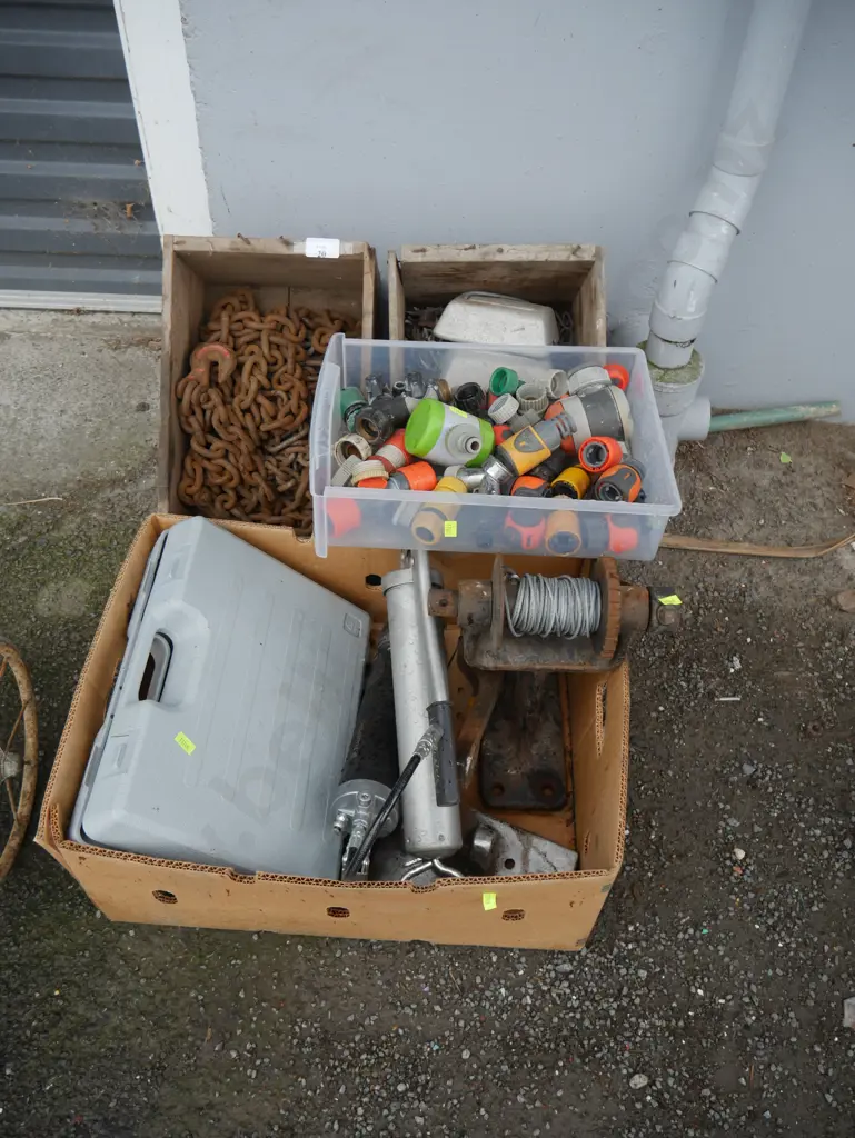 Hose fittings, grease guns, chain etc Image 1++