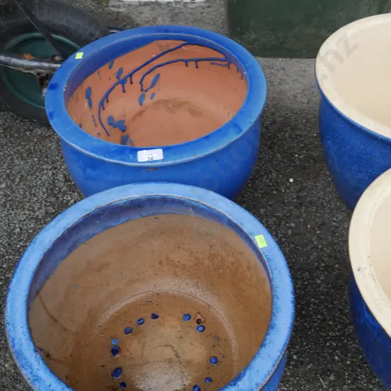 Two garden pots