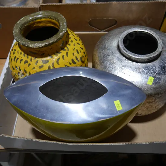 3 vases