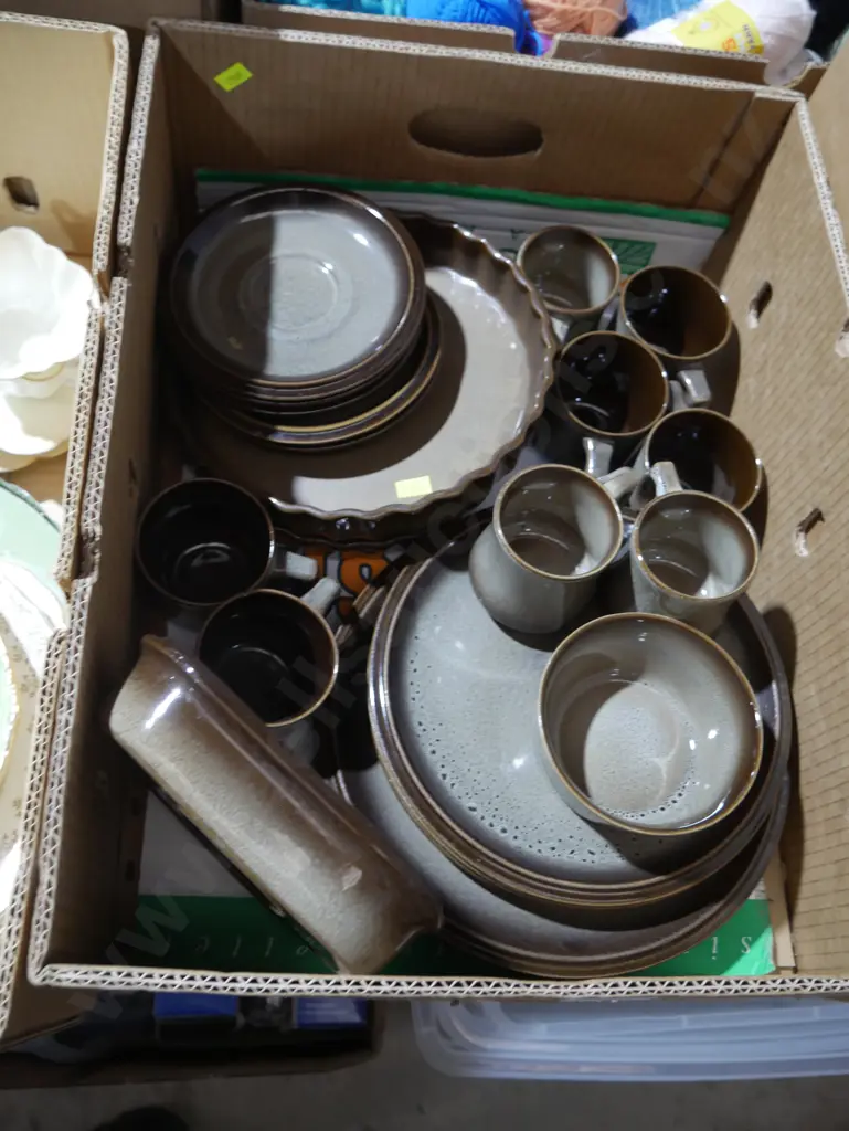 Pottery dinner set Image 1++