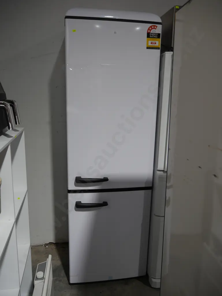 New Vogue fridge freezer Image 1++