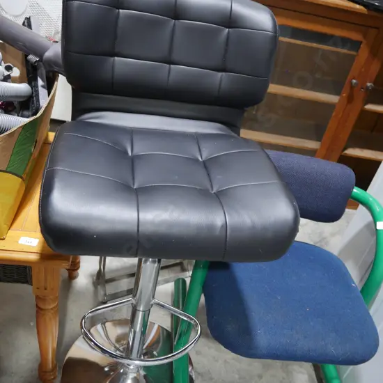Bar stool