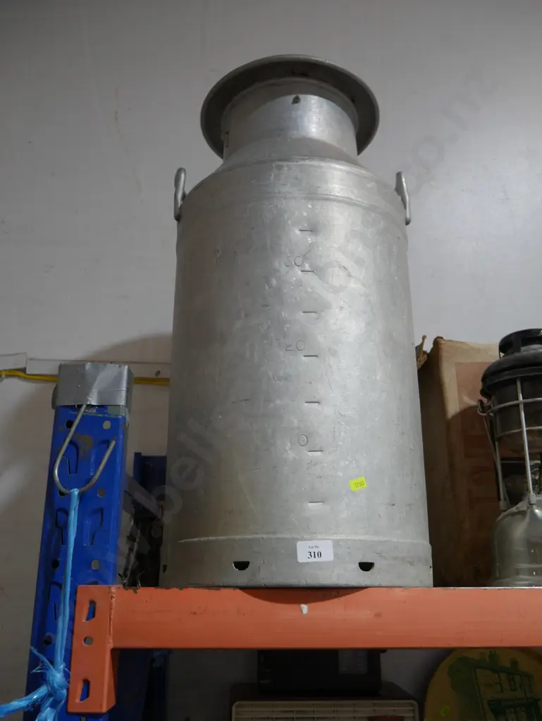 Large milk can Image 1++