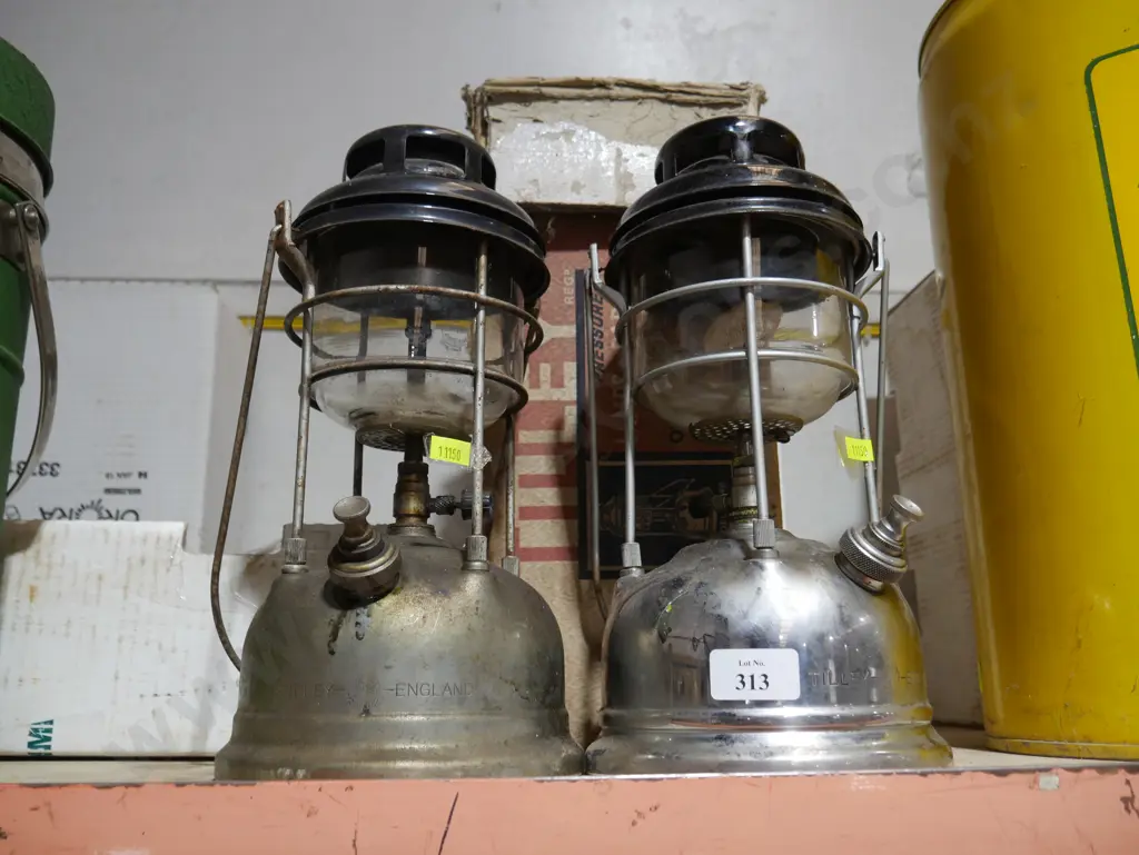 2 Tilley lamps Image 1++
