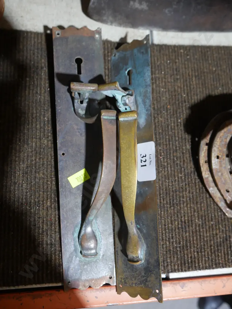Pair of door handles Image 1++