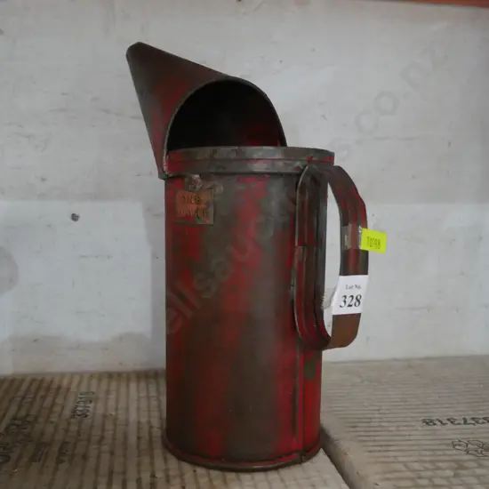 Oil measuring can