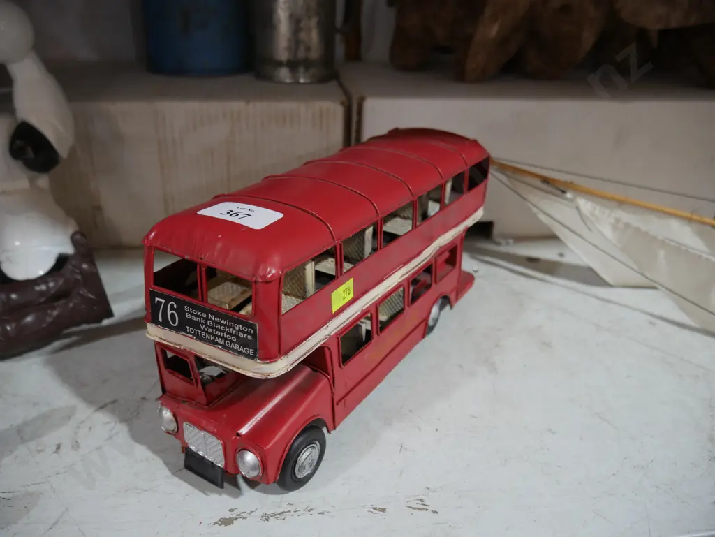 Model double decker bus Image 1++