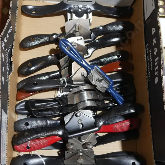 Metal spoke shaves
