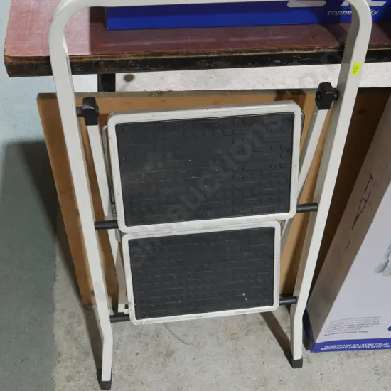Step ladder