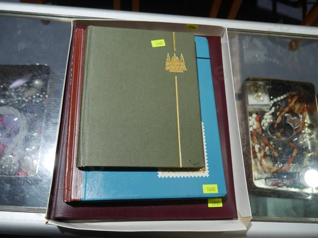 3 stamp albums Image 1++