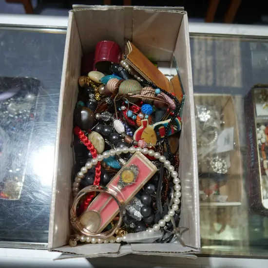 Costume jewellery