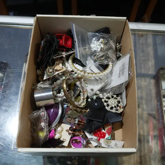 Costume jewellery