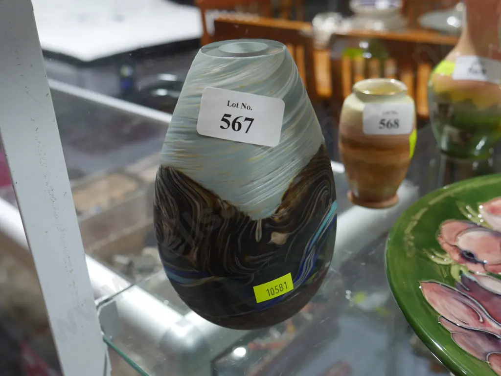 Glass vase (signed) Image 1++