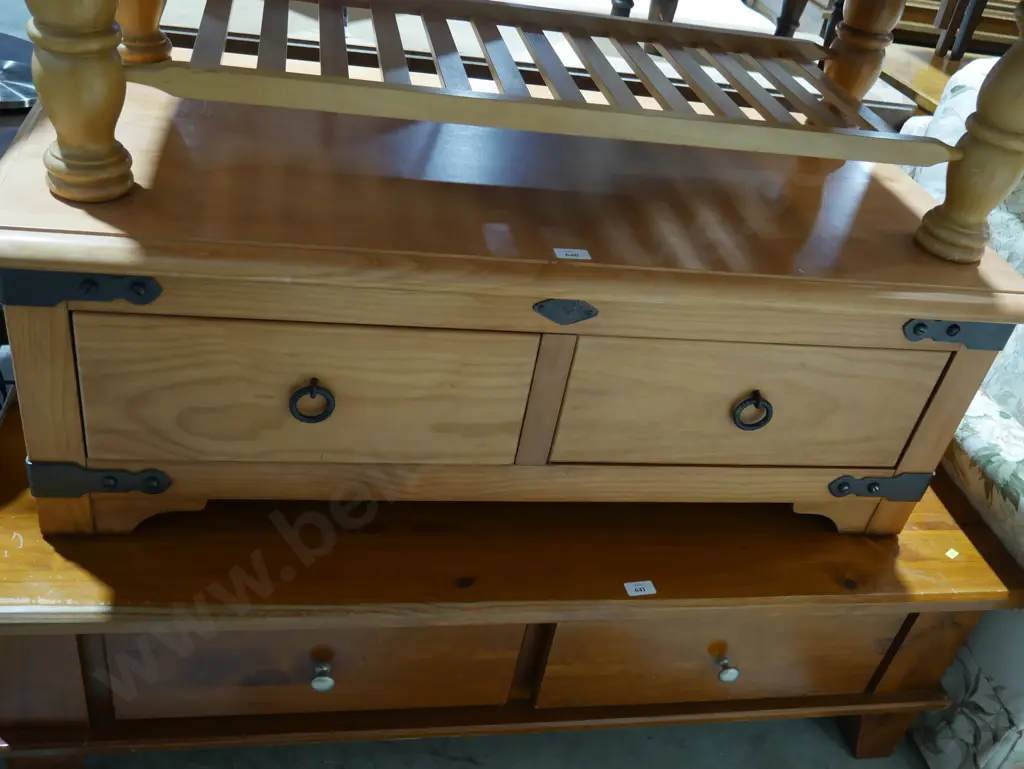 Coffee table with drawers Image 1++