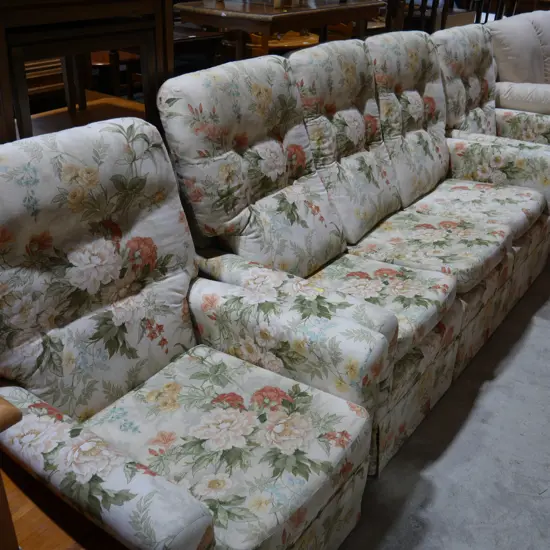 Three-piece lounge suite
