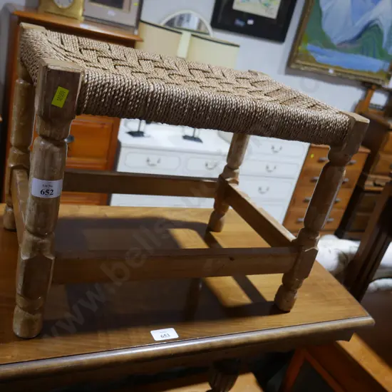 Seagrass top stool