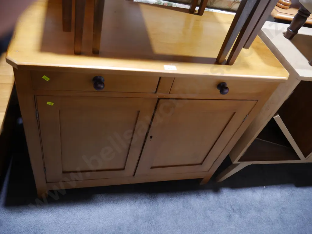 Sideboard Image 1++