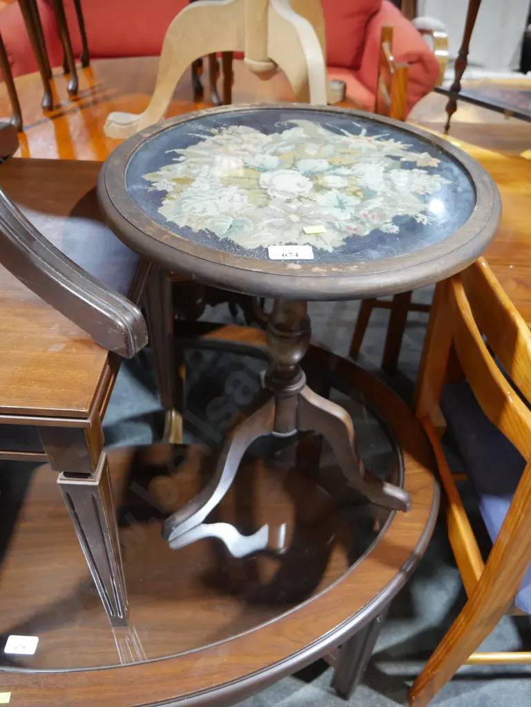 Tapestry top wine table Image 1++