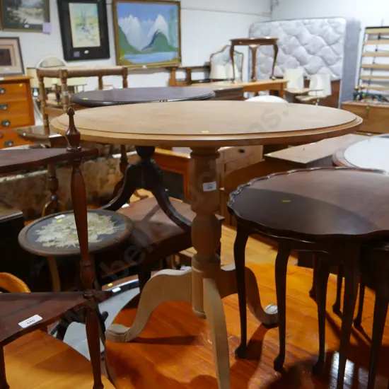 Occasional table